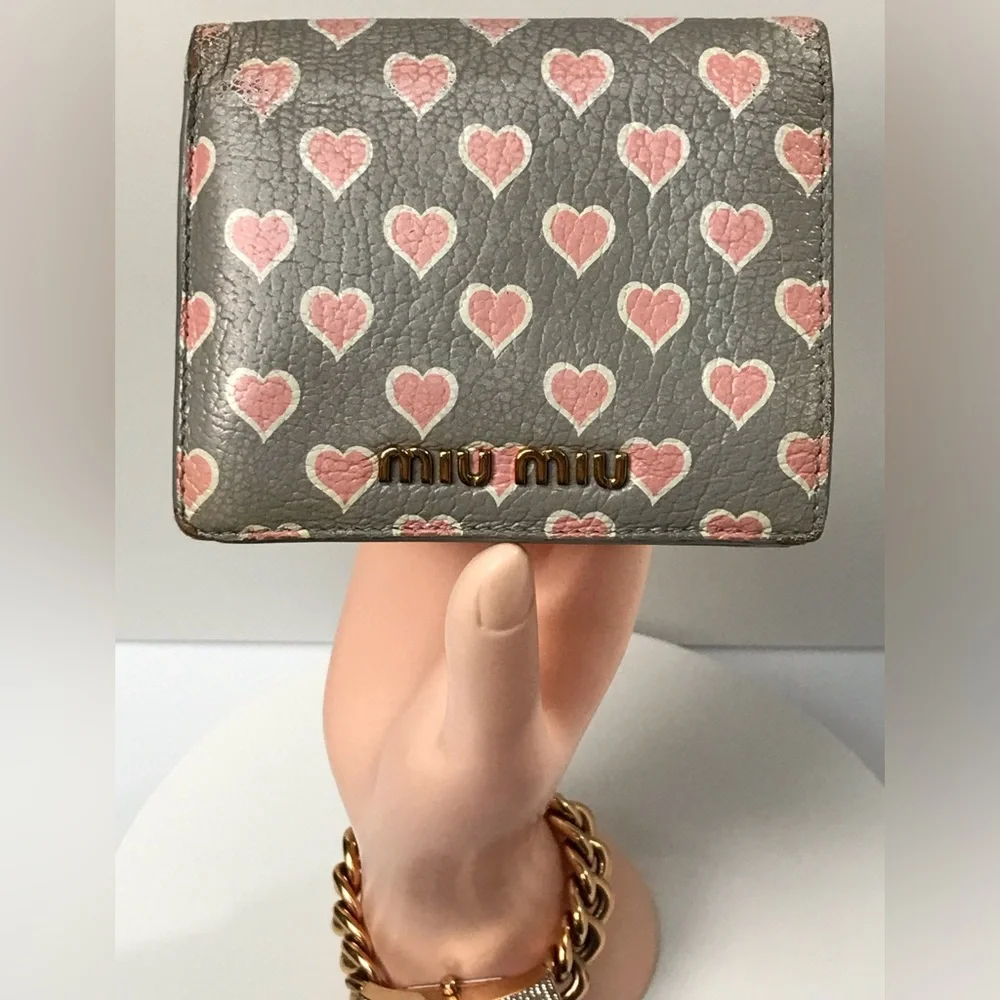 MIU MIU Heart Leather Bifold Compact Wallet 😍 - Picture 11 of 17